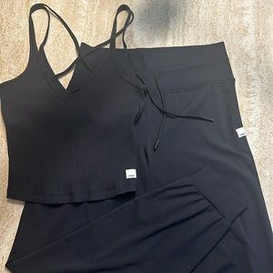 Vuori SET Black Daily Jogger & Rib Crop Tank